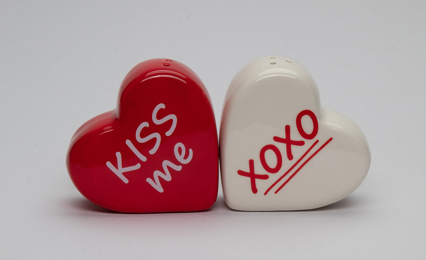 Ceramic Kiss Me And XOXO Heart Shaped Salt And Pepper Gift for Her Gift for Mom Kitchen Décor Valentine’s Day Décor