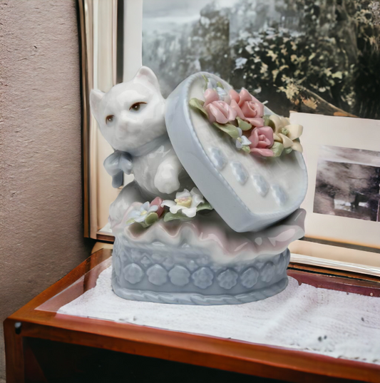 Ceramic Kitten In Heart Box Figurine Home Décor Gift for Her Gift for Mom Kitchen Décor Cat Lovers Gift Pet Loss Gift