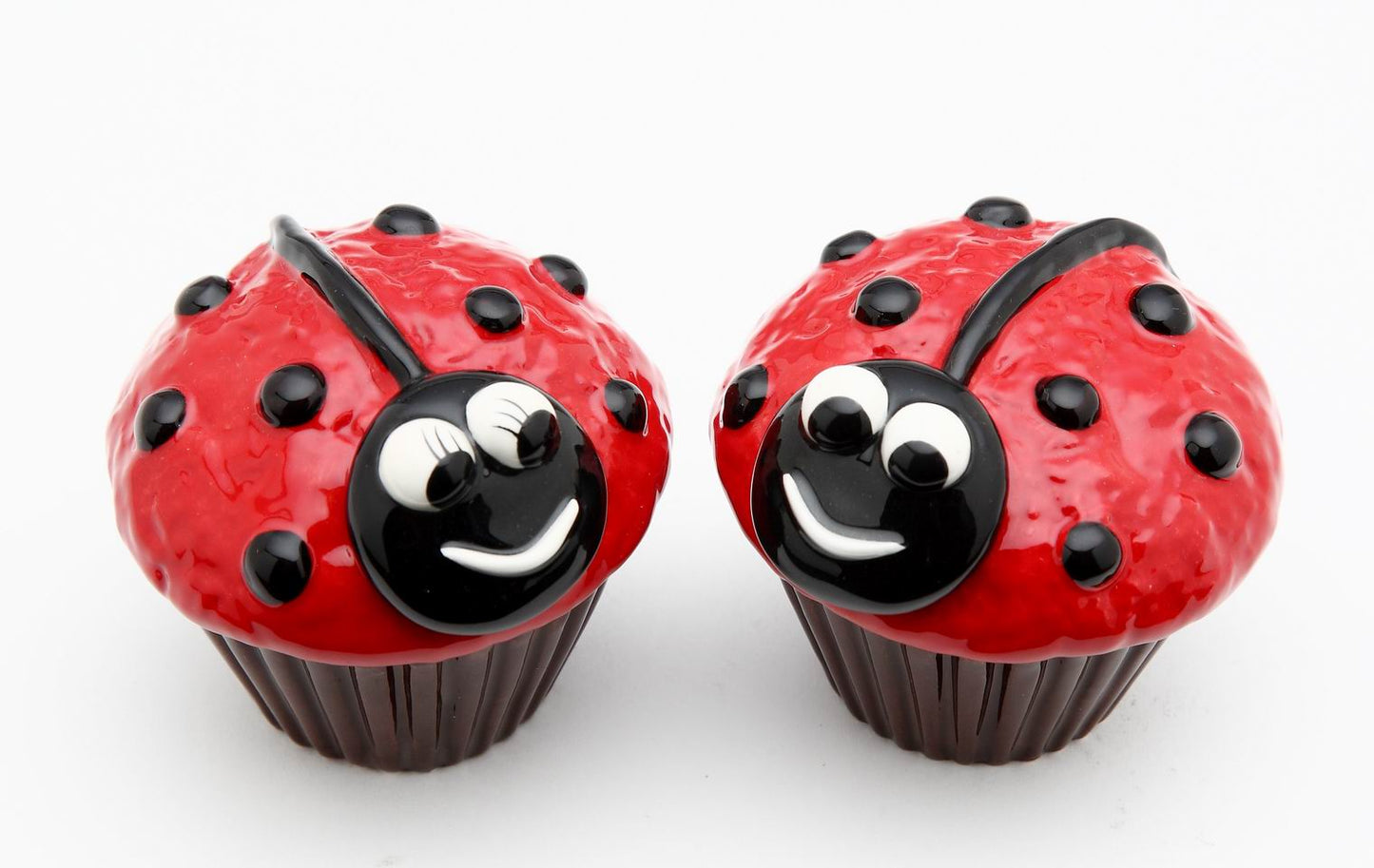 Ladybug Cupcake Salt & Pepper - kevinsgiftshoppe