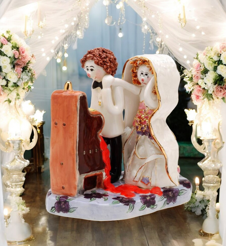 Ceramic Married in Vegas Figurine Bride and Groom with Slot Machine Wedding Decor Wedding Gift - Figurine