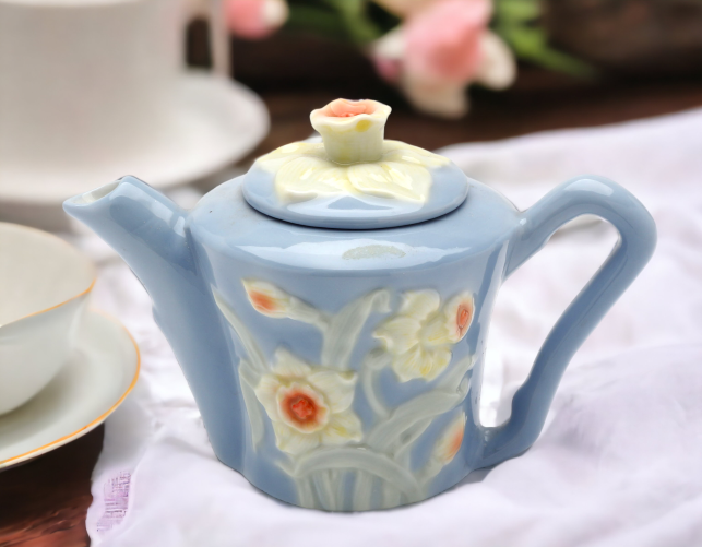 Ceramic Mini Narcissus Flower Teapot Gift for Her Gift for Mom Kitchen Décor Tea Party Décor Café Décor Vintage Decor