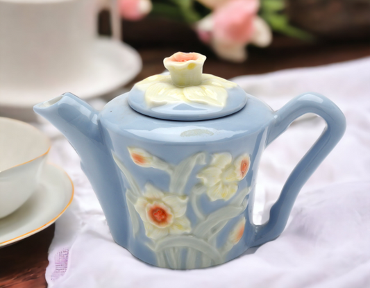 Ceramic Mini Narcissus Flower Teapot Gift for Her Gift for Mom Kitchen Décor Tea Party Décor Café Décor Vintage Decor