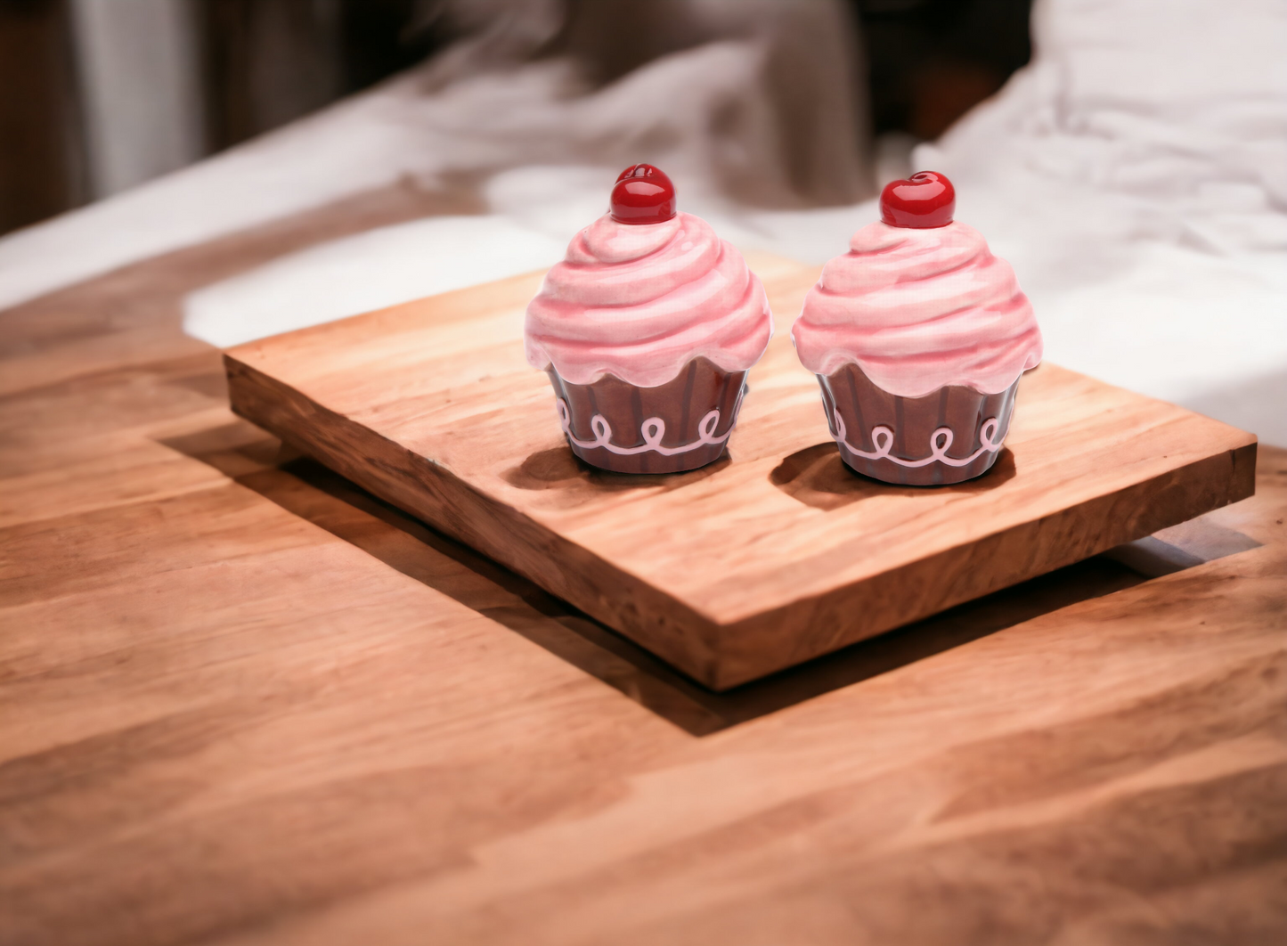 Ceramic Pink Cupcake Salt & Pepper Shakers Wedding Décor Gift for Her Gift for Mom Kitchen Décor Bakery Décor Café