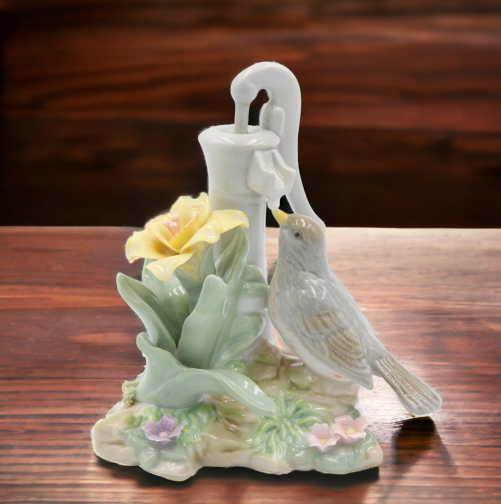 Ceramic Robin Bird with Narcissus Flower Figurine Home Décor Gift for Her Gift for Mom Kitchen Décor Birdwatcher Gift