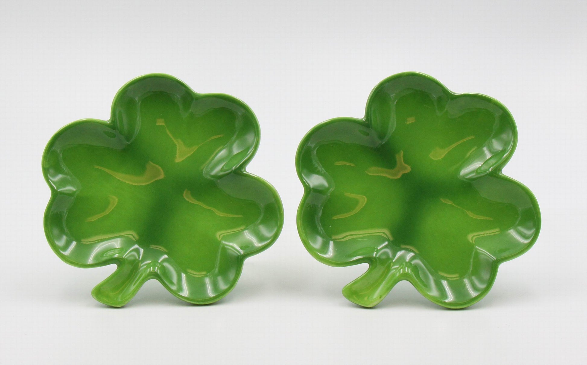 Ceramic Shamrock Plates-Set of 2 Home Décor Gift for Her Gift for Mom Kitchen Décor Irish Saint Patrick’s Day Décor