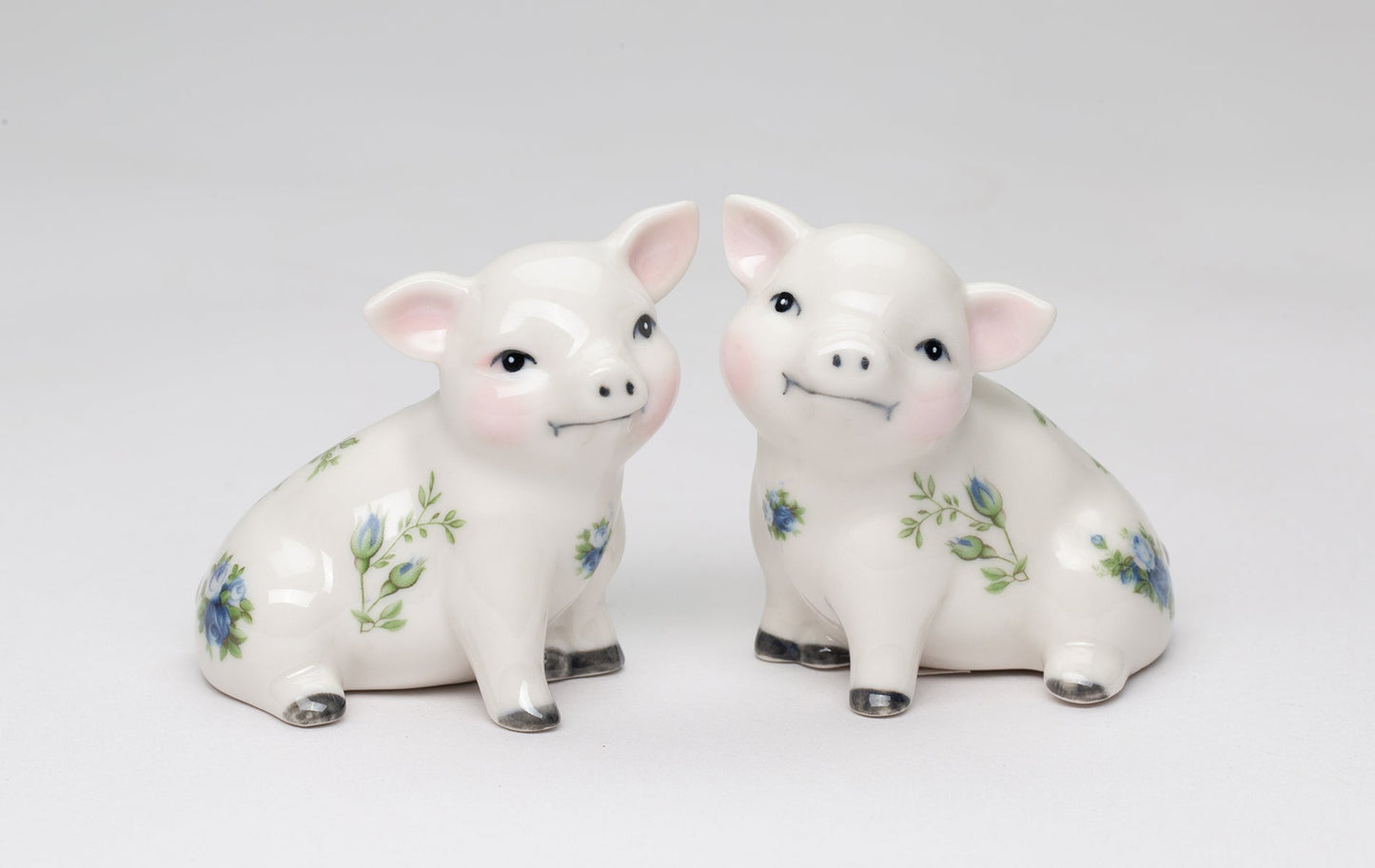 Ceramic Victorian Pig With Blue Rose Pattern Salt And Pepper Shakers Farm Country House Decor Gift for Mom - Salt &