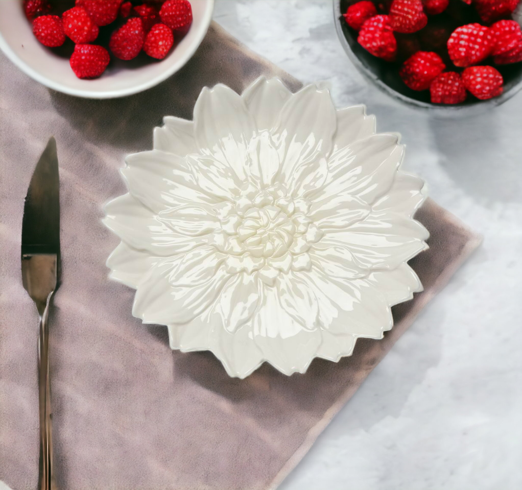 Ceramic White Daisy Flower Plates - Set Of 2 Home Décor Gift for Her Gift for Mom Nature Lover Décor Cottagecore