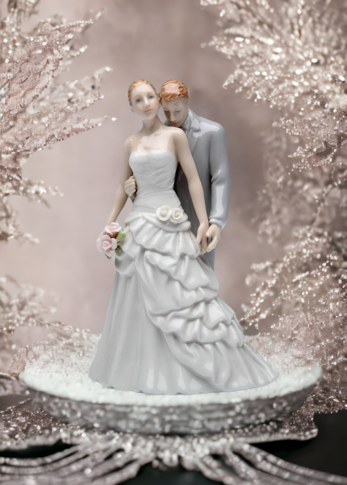 Hand Crafted Ceramic Groom Kissing Bride Wedding Figurine Wedding Décor Wedding Gift Wedding Favor Anniversary Décor
