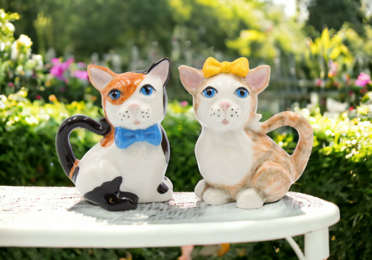 Hand Painted Ceramic Cats Salt And Pepper Shakers Home Décor Gift for Her Gift for Mom Kitchen Décor Cat Lovers Gift