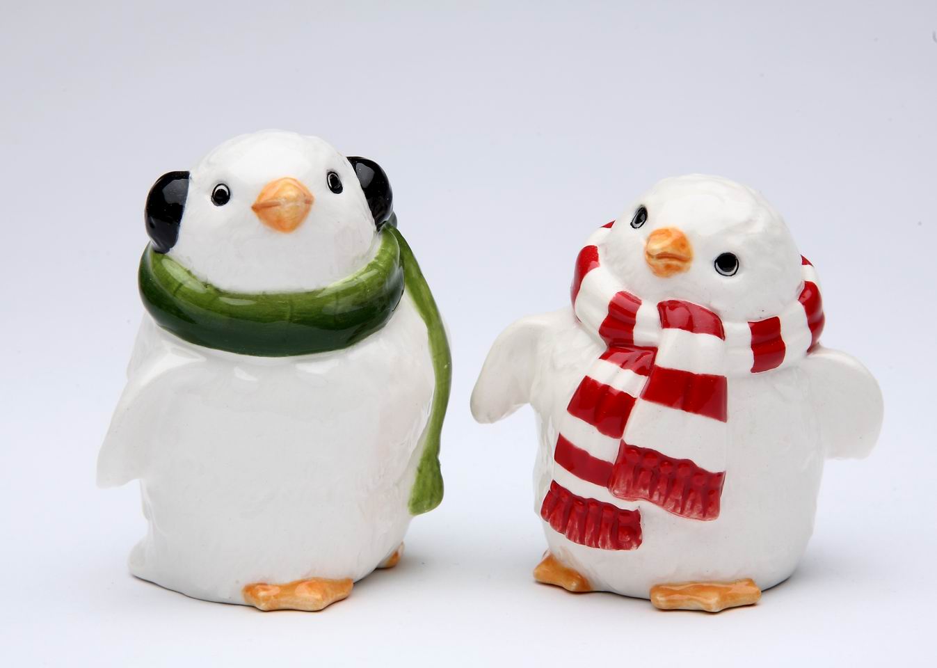 Hand Painted Ceramic Christmas Penguin Couple Salt & Pepper Shakers Home Décor Gift for Her Gift for Mom Kitchen Décor