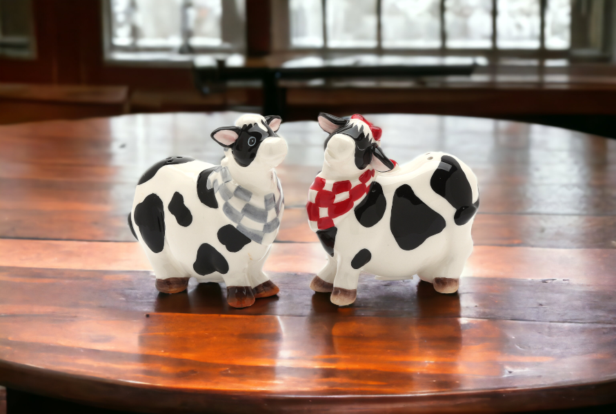 Hand Painted Ceramic Cow Salt & Pepper Shakers Home Décor Gift for Her Gift for Mom Kitchen Décor Dining Table Décor