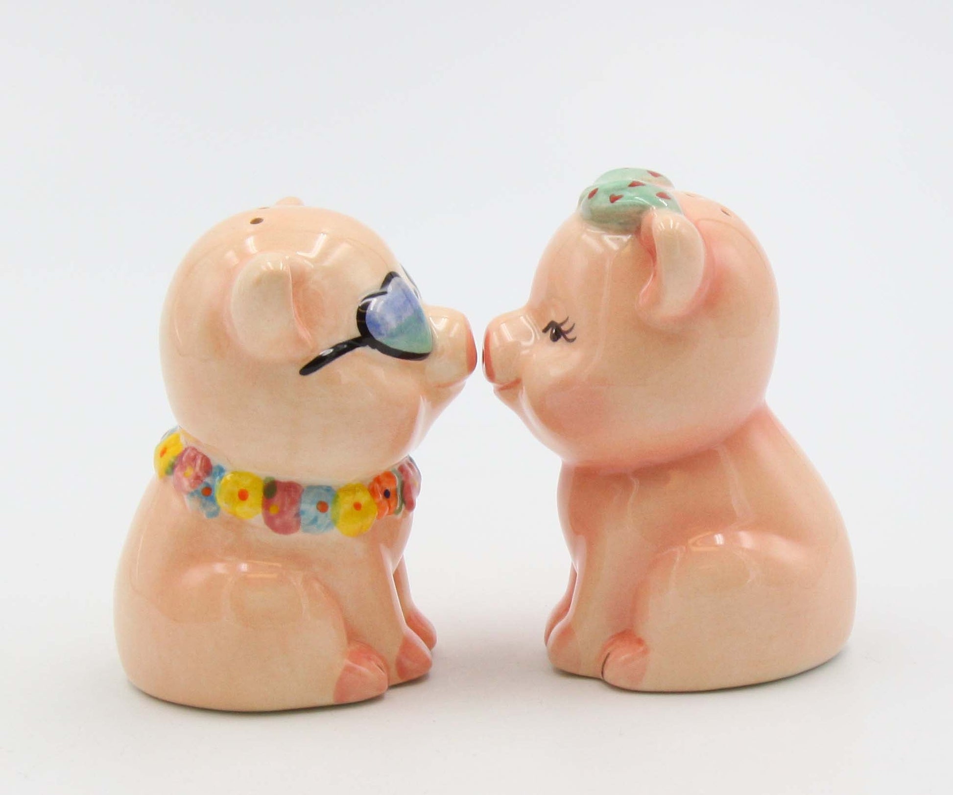 Hand Painted Ceramic Happy Pigs Salt And Pepper Shakers Home Décor Gift for Her Gift for Mom Kitchen Décor Farmhouse