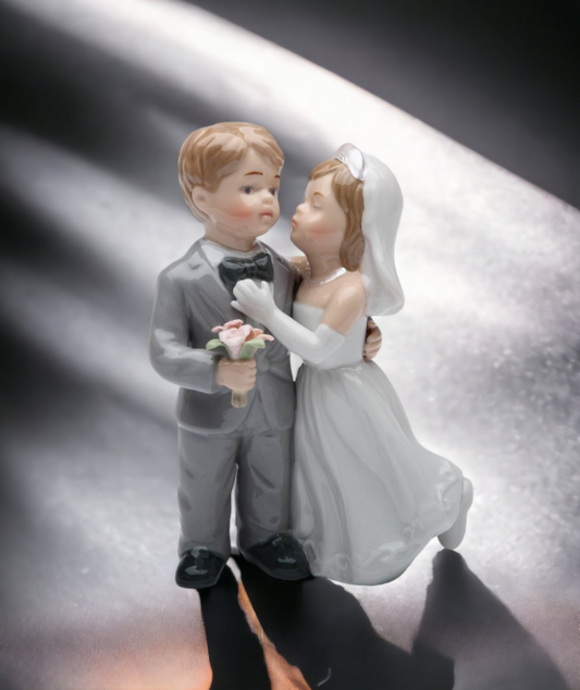 Hand Painted Ceramic Kissing Wedding Couple Figurine Wedding Décor Wedding Gift Wedding Favor Anniversary Décor