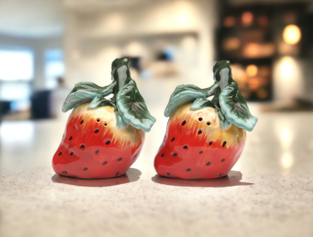 Hand Painted Ceramic Strawberry Salt & Pepper Shakers Home Décor Gift for Her Gift for Mom Kitchen Décor Farmhouse