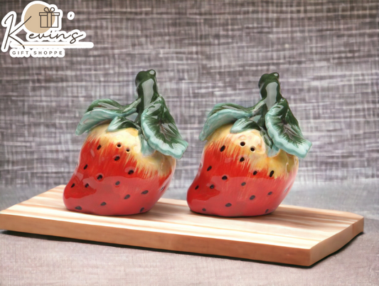 Hand Painted Ceramic Strawberry Salt & Pepper Shakers Home Décor Gift for Her Gift for Mom Kitchen Décor Farmhouse