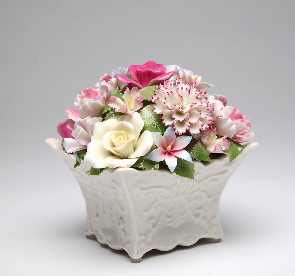 Pretty Petals: Elegant Handcrafted Ceramic Flowers Bouquet Music Box with Removable ’God Loves You’ Pendant - Edelweiss