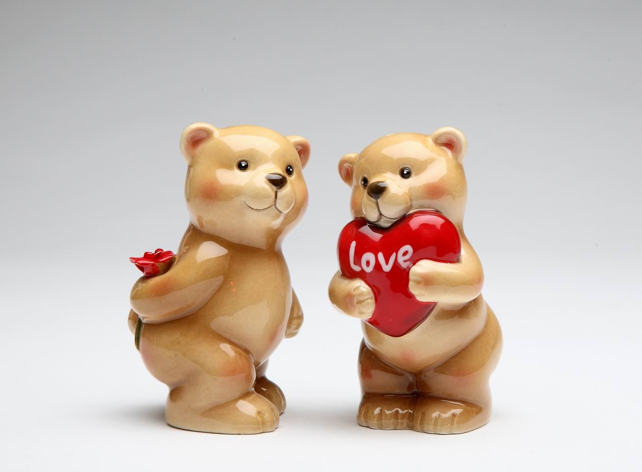 kevinsgiftshoppe Porcelain Teddy Bear Salt and Pepper Shakers