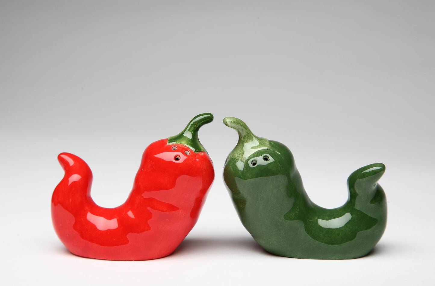 Chili Pepper Shaped Salt & Pepper - kevinsgiftshoppe