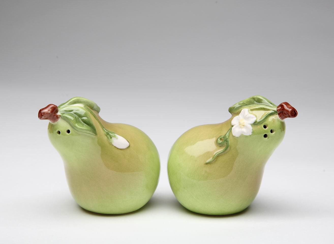 Pear Salt & Pepper - kevinsgiftshoppe