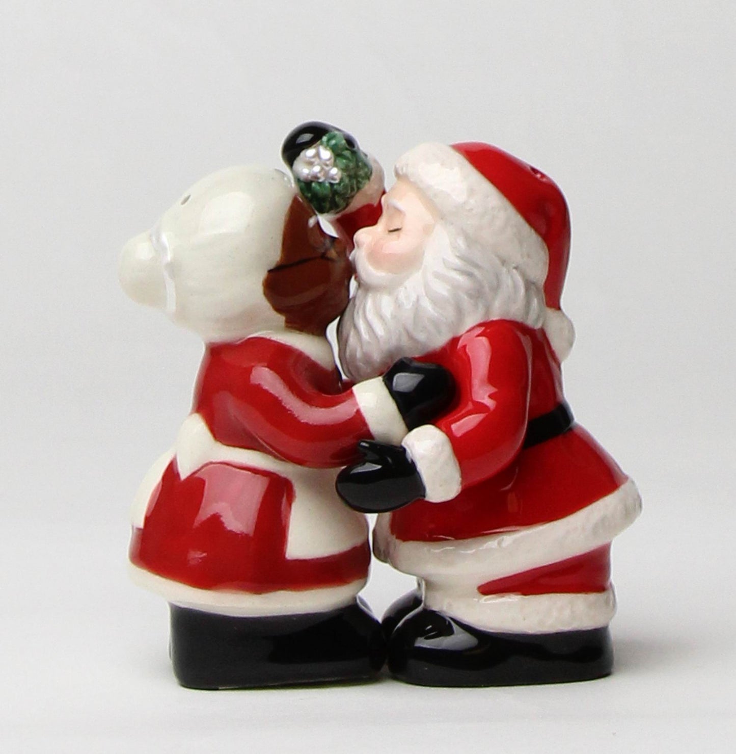 Ceramic Interracial Santa Claus and Mrs. Claus Salt and Pepper Shakers, Gift for Her, Gift for Mom, Kitchen Décor, Christmas Décor