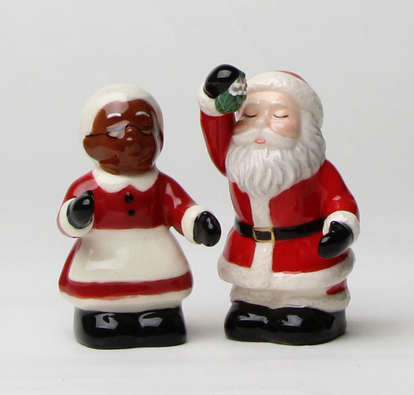 Ceramic Interracial Santa Claus and Mrs. Claus Salt and Pepper Shakers, Gift for Her, Gift for Mom, Kitchen Décor, Christmas Décor