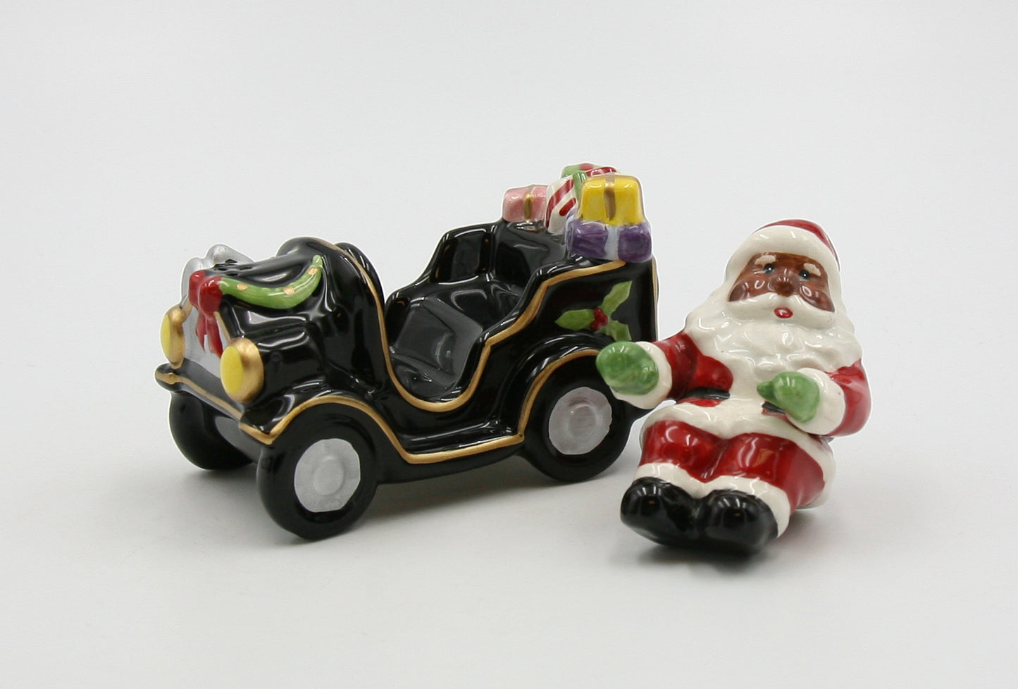 Ceramic African American Santa Claus Driving Car Salt and Pepper Shakers, Gift for Her, Gift for Mom, Kitchen Décor, Christmas Décor