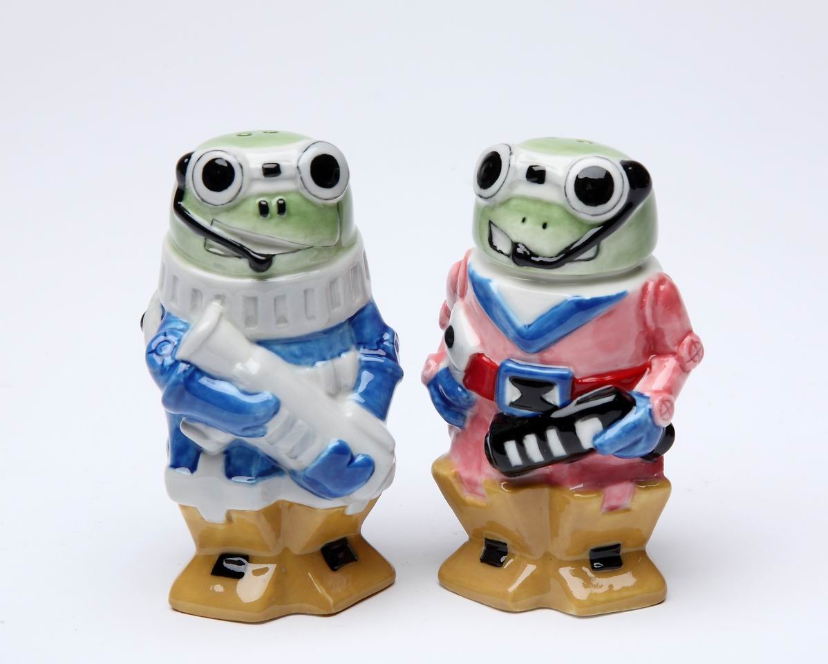 Robot Frog Salt & Pepper - kevinsgiftshoppe