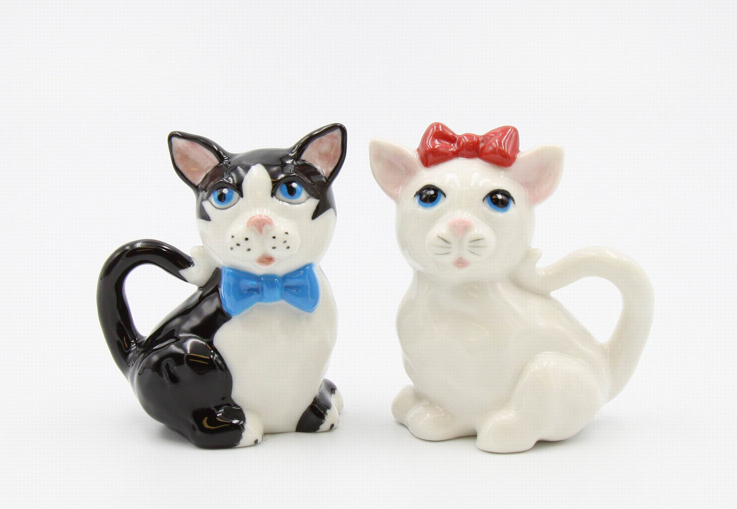 Cats In The Cupboard Salt And Pepper - Black and White - kevinsgiftshoppe