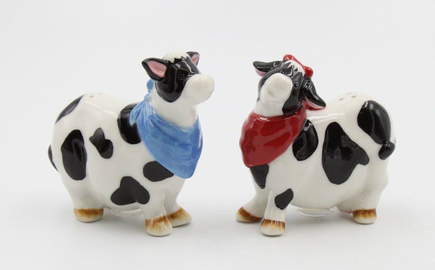 Cow Couple Salt & Pepper - kevinsgiftshoppe