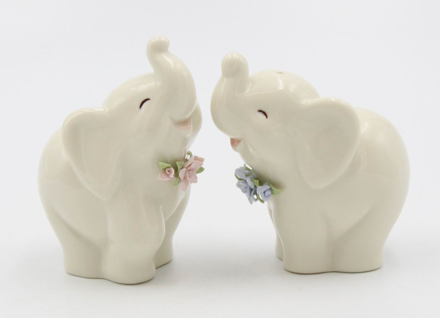 Happy Elephant Salt And Pepper - kevinsgiftshoppe