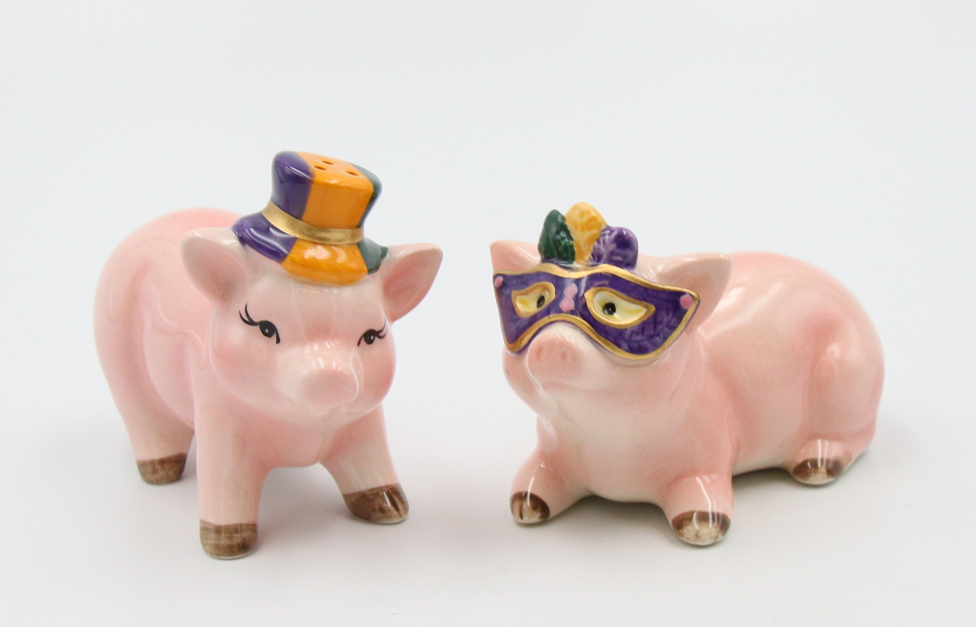 Mardi Gras Pigs Salt And Pepper - kevinsgiftshoppe