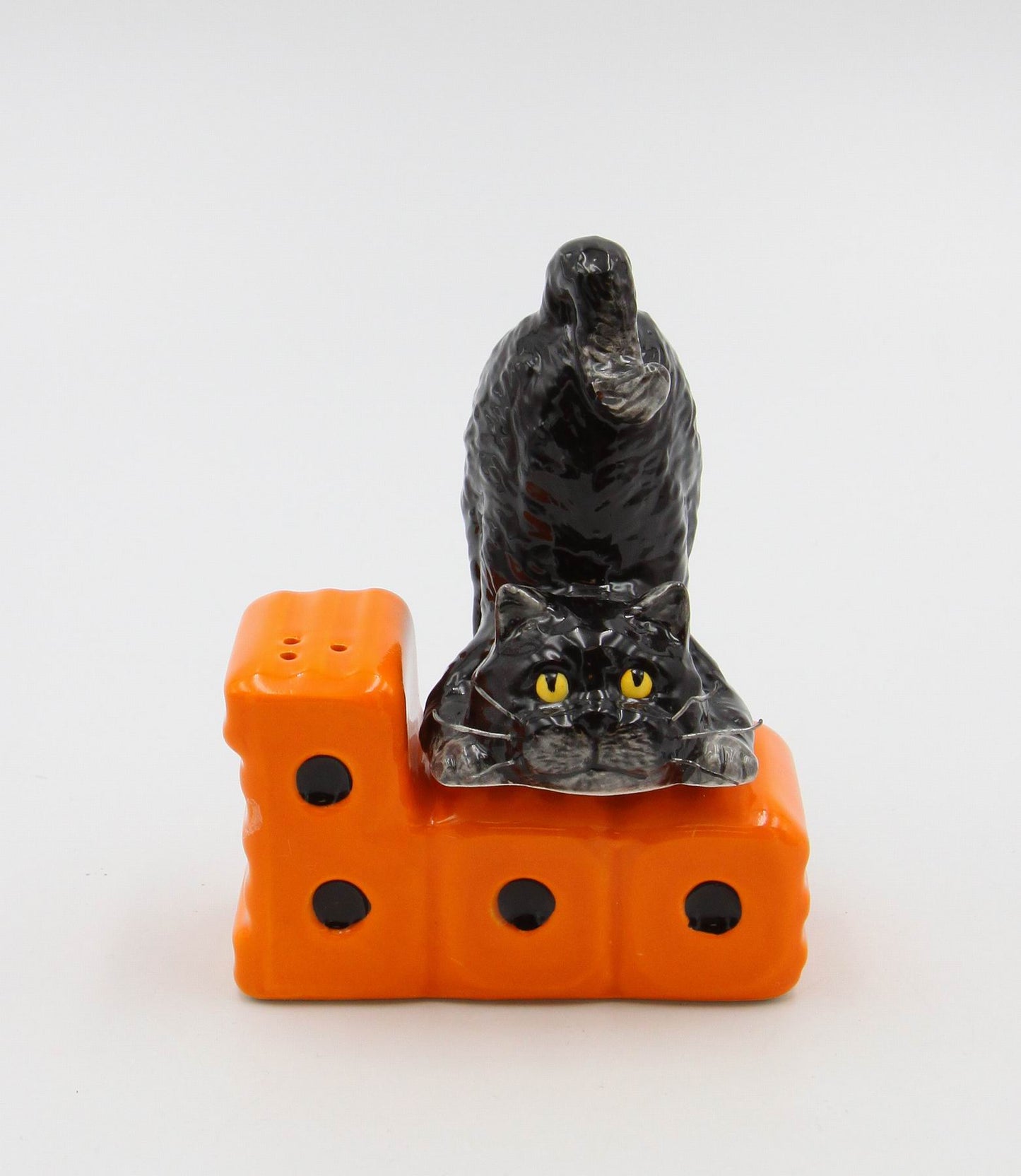Magnetic Halloween Cat Salt & Pepper - kevinsgiftshoppe