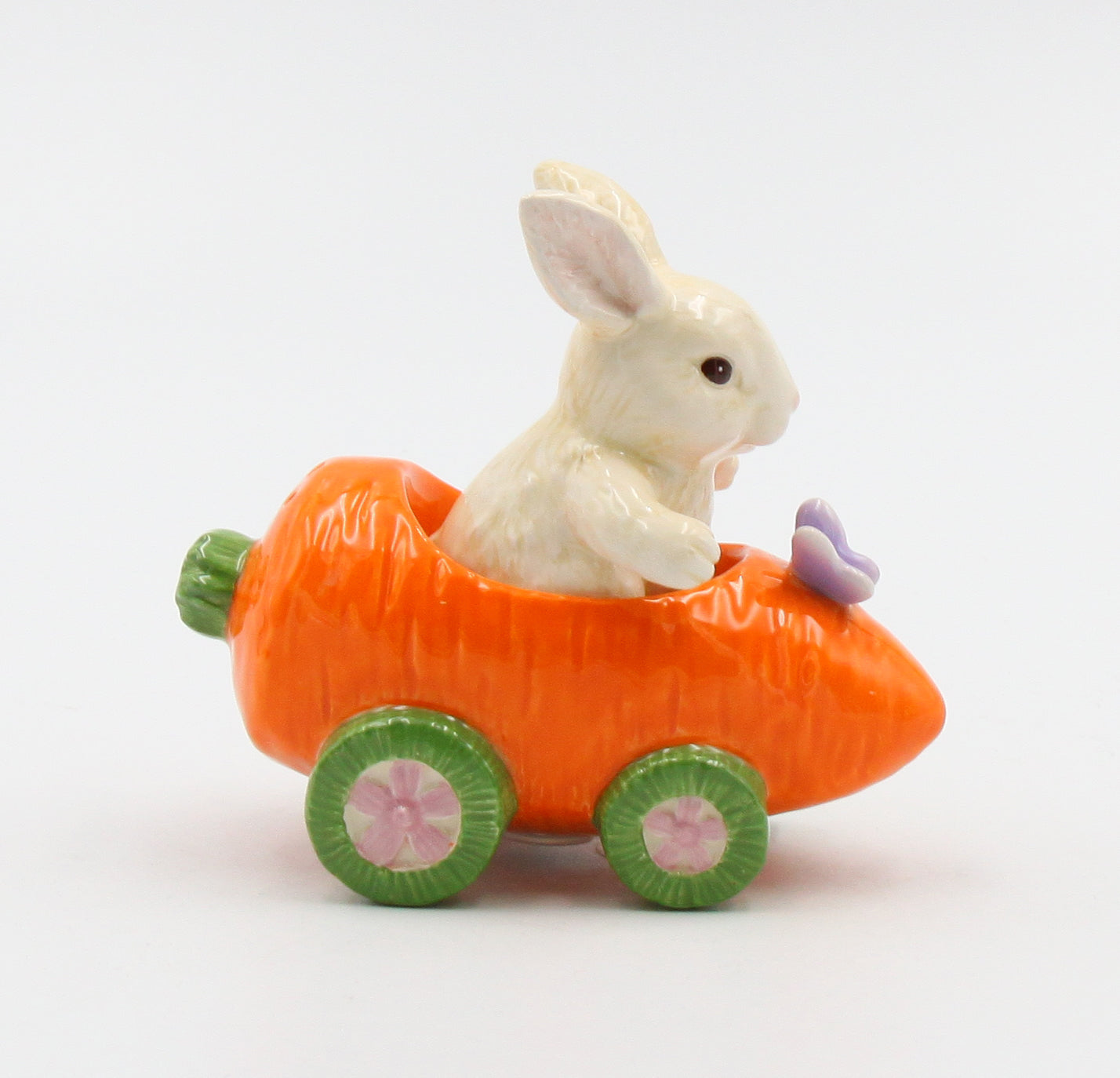 Easter Rabbit In Carrot Car Salt And Pepper - kevinsgiftshoppe