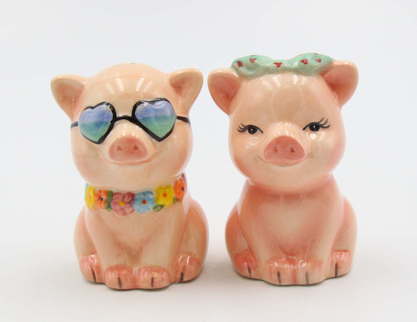 Happy Pigs Salt And Pepper Shaker Set - kevinsgiftshoppe