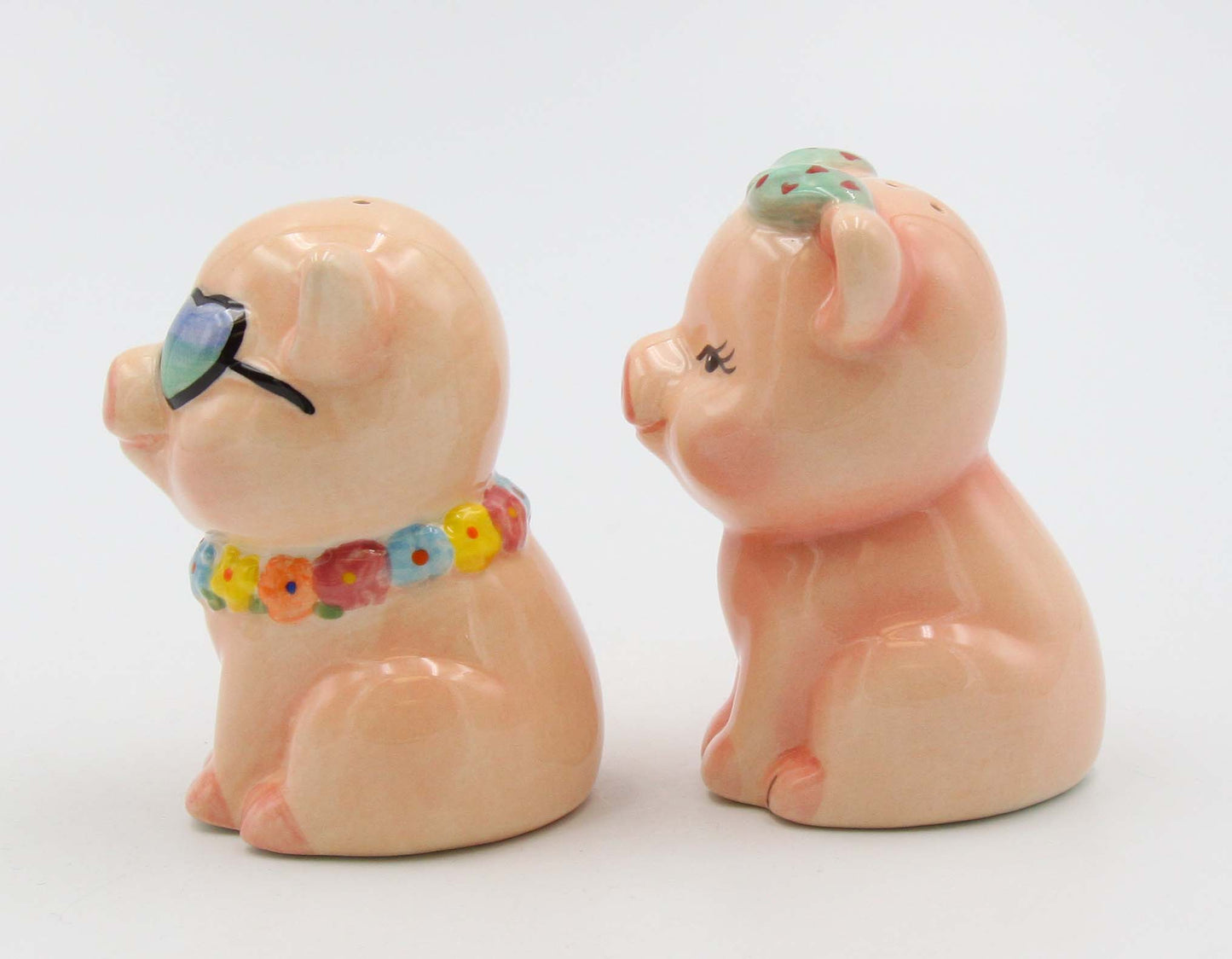 Hand Painted Ceramic Happy Pigs Salt And Pepper Shakers, Home Décor, Gift for Her, Gift for Mom, Kitchen Décor, Farmhouse Decor