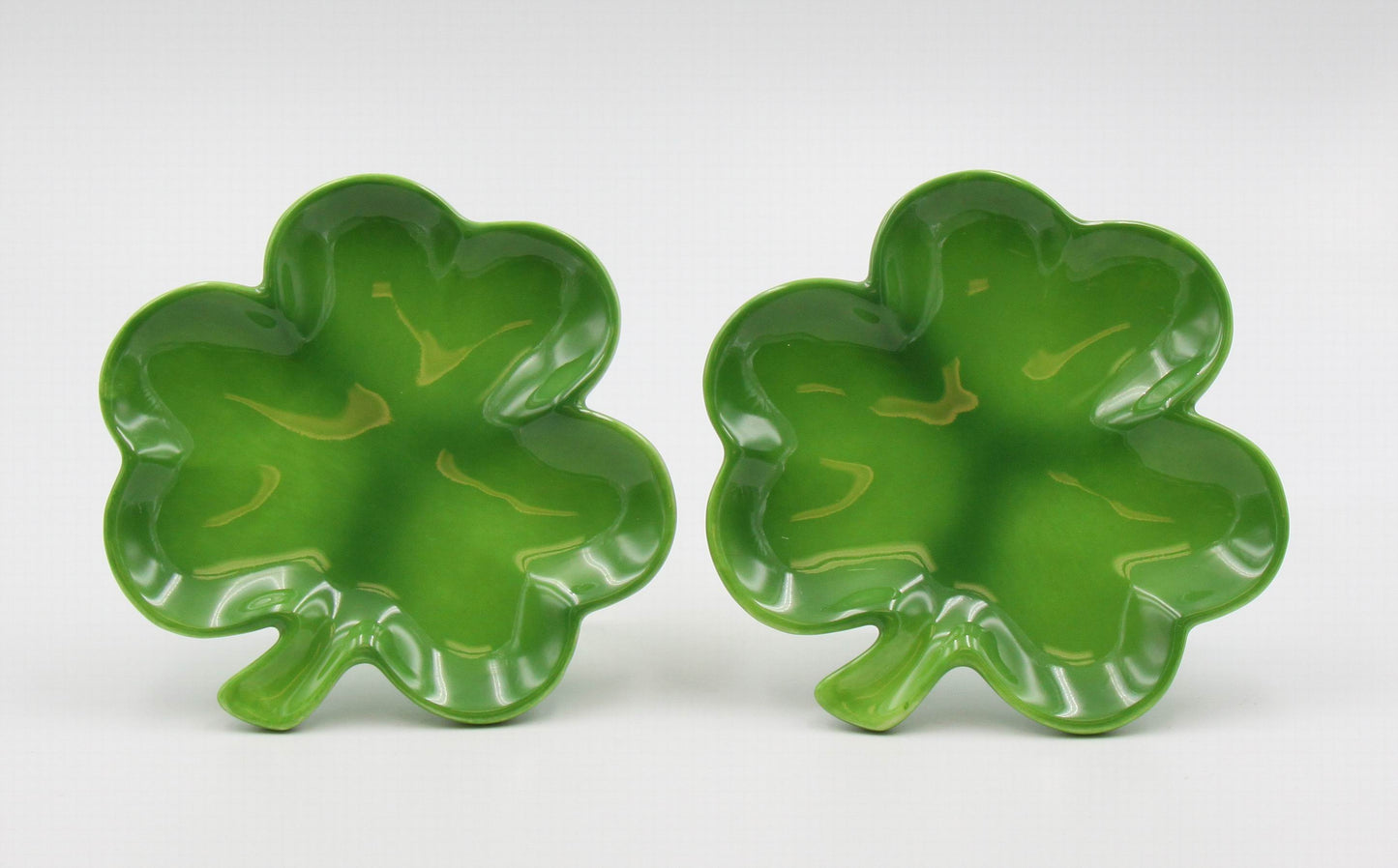 Ceramic Shamrock Plates-Set of 2, Home Décor, Gift for Her, Gift for Mom, Kitchen Décor, Irish Saint Patrick’s Day Décor