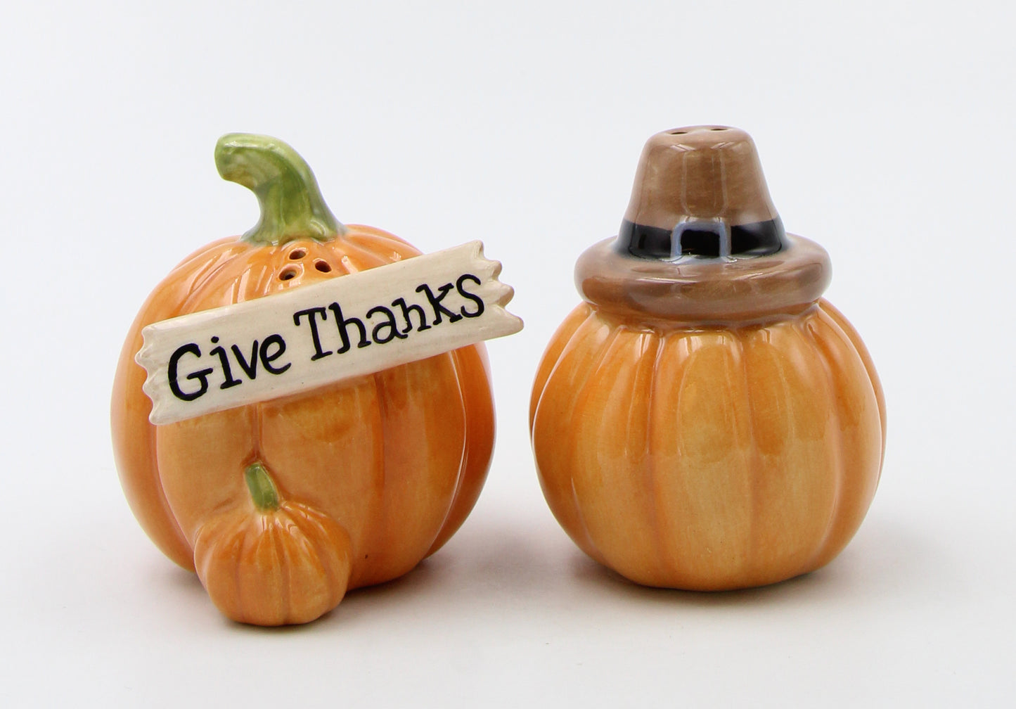 Ceramic Pumpkins with Pilgrim Hat and "Give Thanks" Salt and Pepper, Gift for Her, Mom, Kitchen Décor, Fall Décor, Thanksgiving Décor