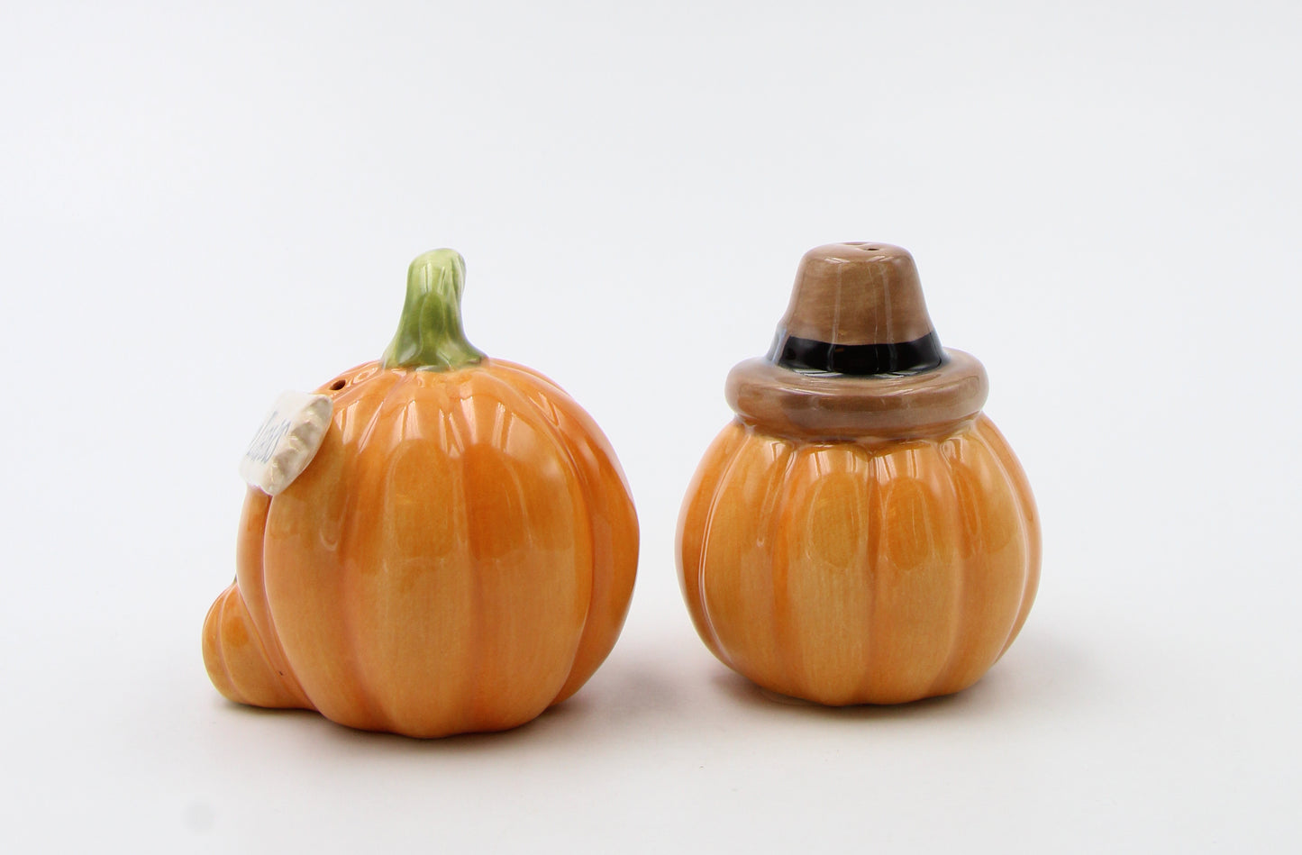 Ceramic Pumpkins with Pilgrim Hat and "Give Thanks" Salt and Pepper, Gift for Her, Mom, Kitchen Décor, Fall Décor, Thanksgiving Décor