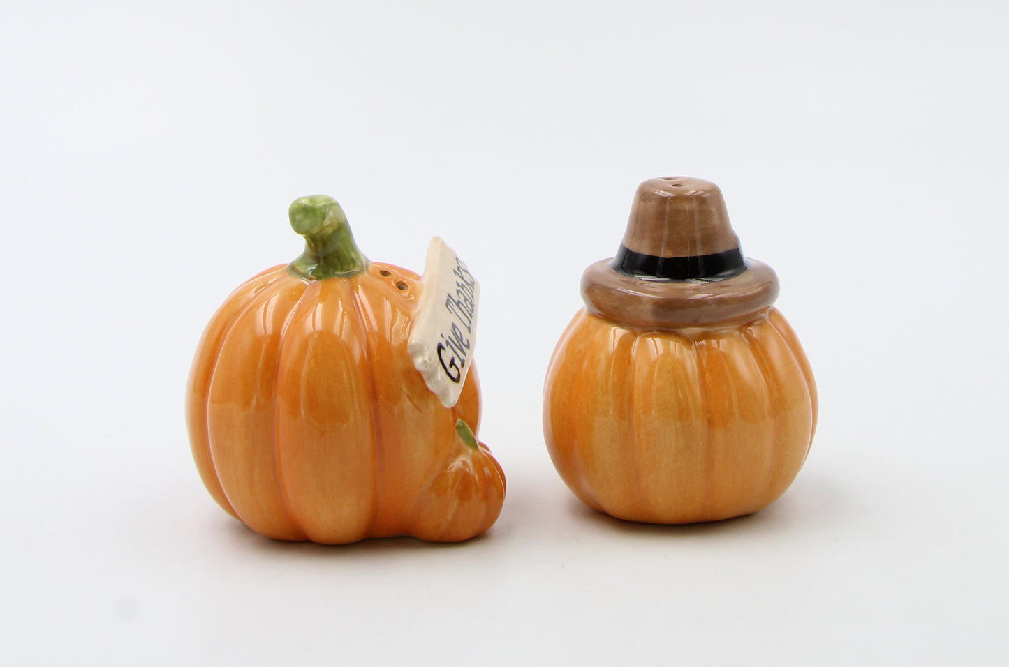 Ceramic Pumpkins with Pilgrim Hat and "Give Thanks" Salt and Pepper, Gift for Her, Mom, Kitchen Décor, Fall Décor, Thanksgiving Décor