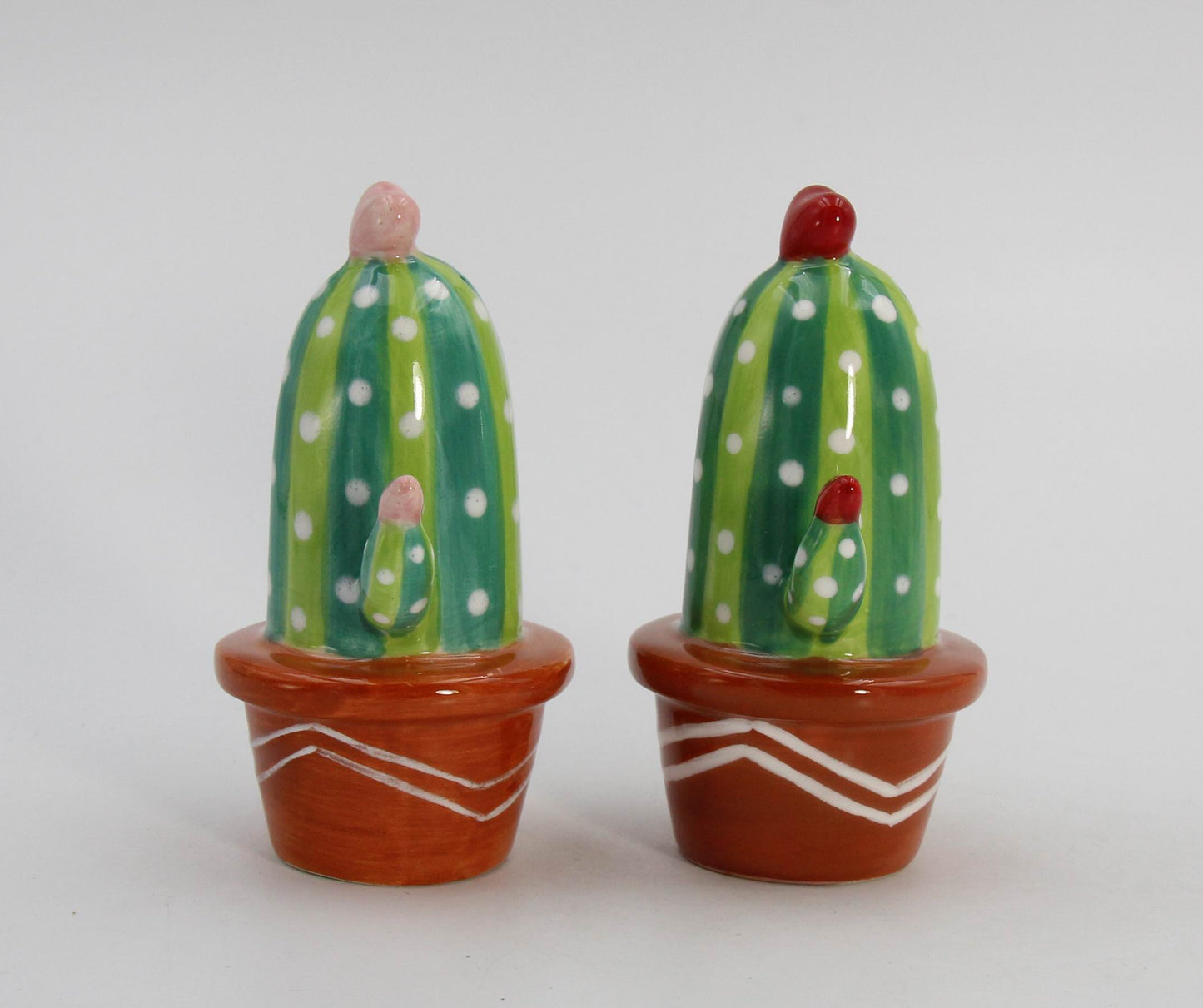 Ceramic Cactus with Hearts Salt and Pepper Shakers, Home Décor, Gift for Her, Gift for Mom, Kitchen Décor, Valentines Décor, Romantic Décor