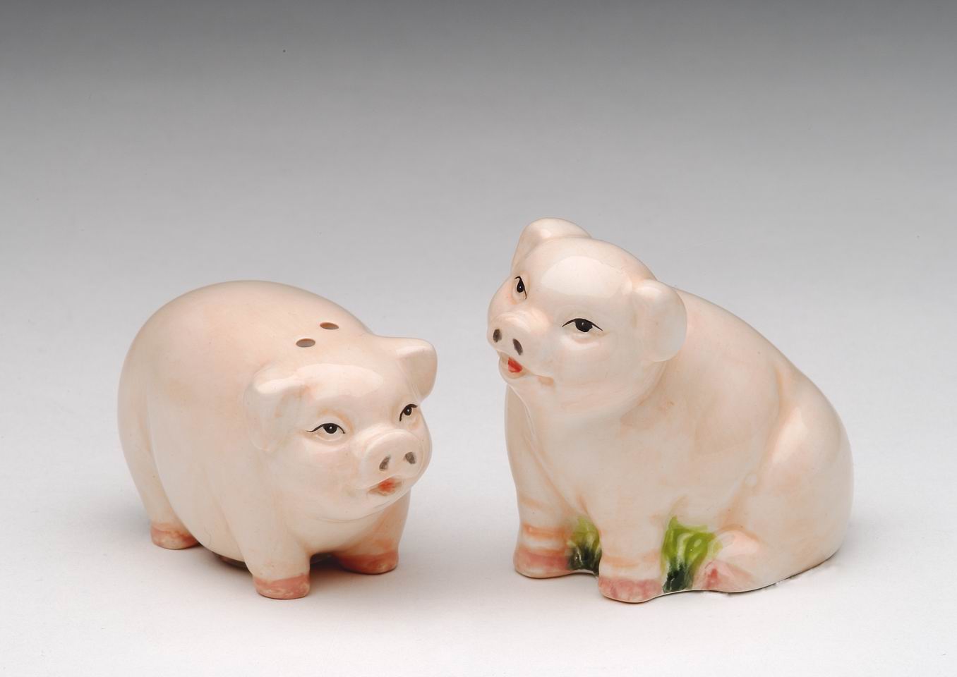 Mini Pigs Salt & Pepper - kevinsgiftshoppe