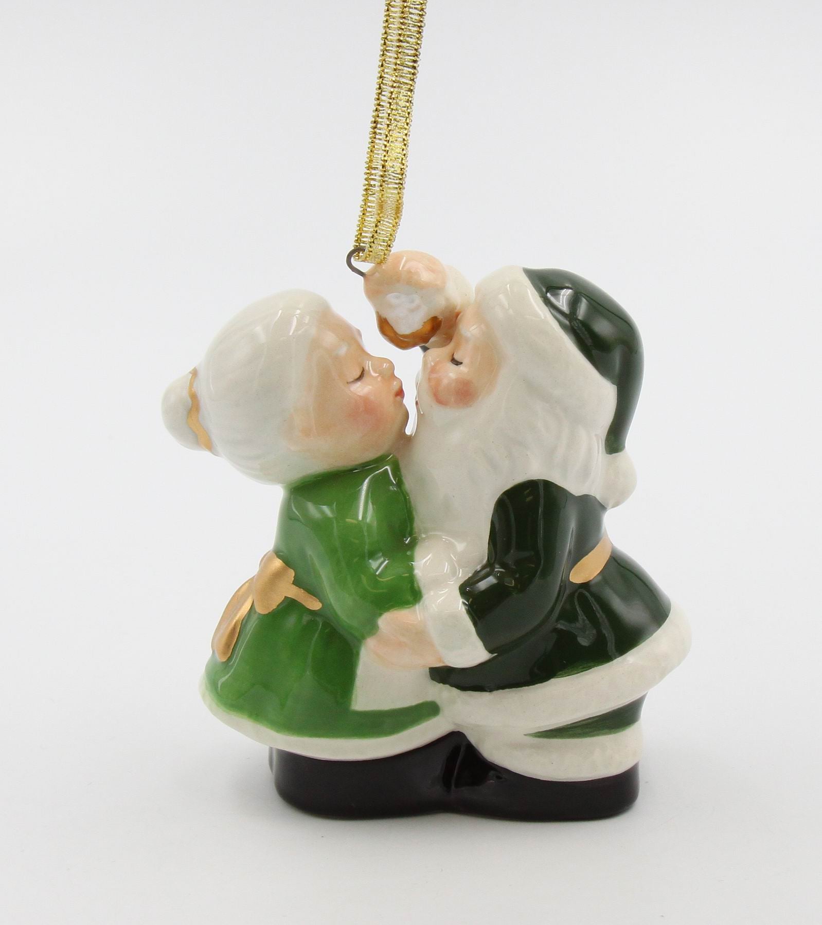 Irish Kissing Santa Couple Ornament - kevinsgiftshoppe