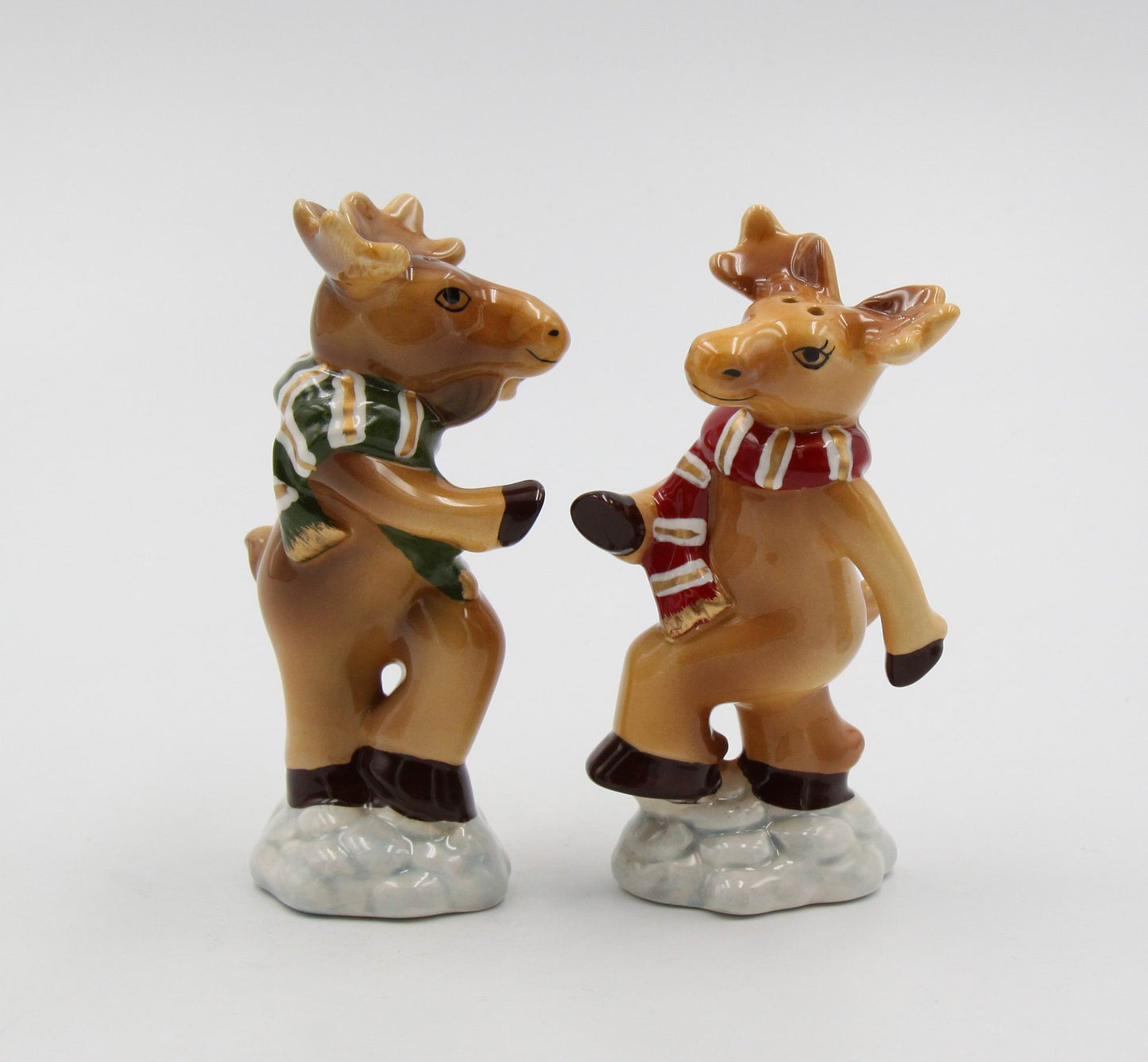 Ceramic Christmas Dancing Moose Salt & Pepper Shakers, Home Décor, Gift for Her, Gift for Mom, Kitchen Décor, Christmas Décor