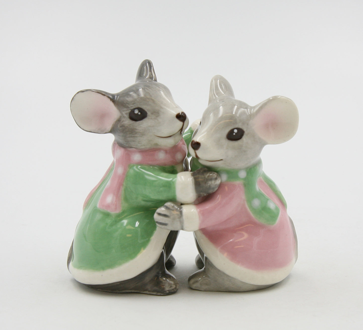 Pastel Color Ceramic Christmas Mice Salt And Pepper Shakers, Home Décor, Gift for Her, Gift for Mom, Kitchen Décor, Christmas Décor