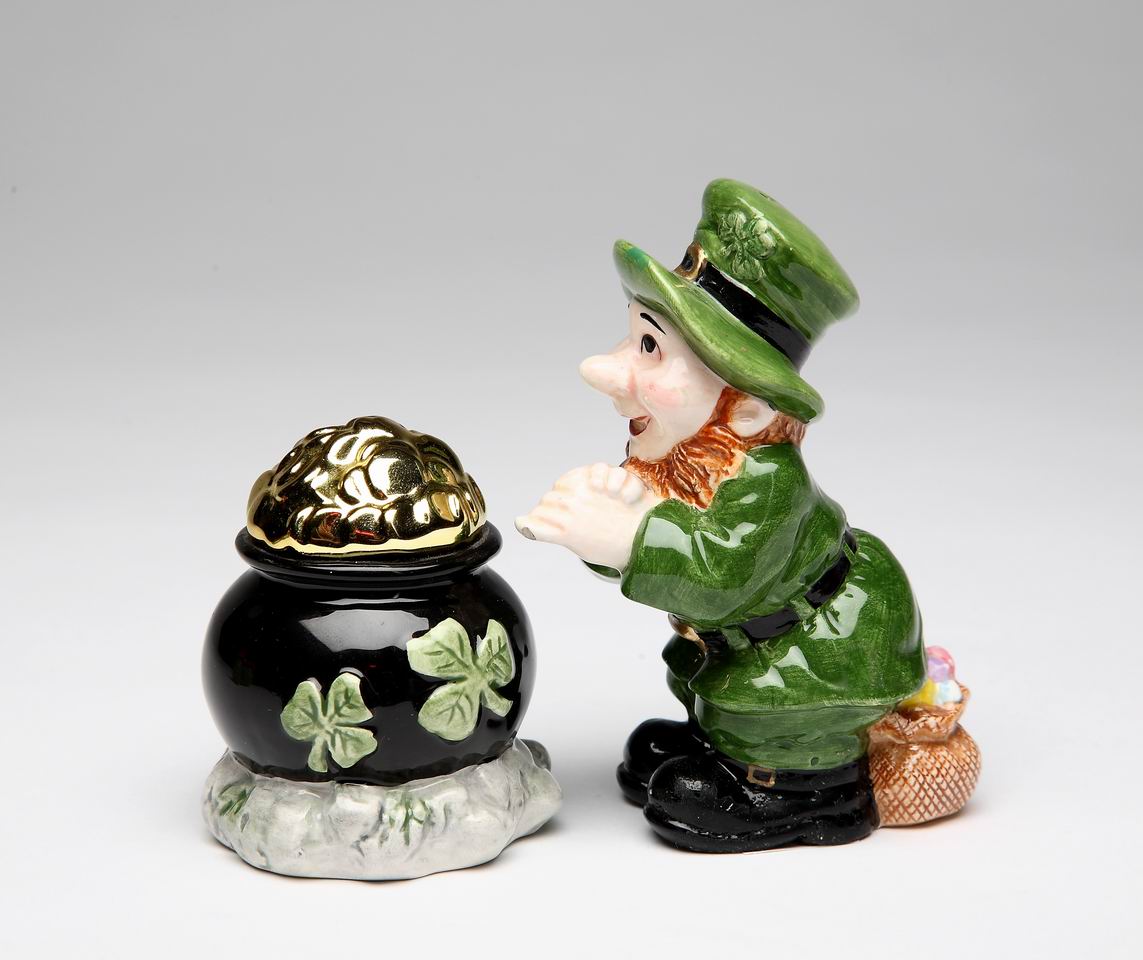 Leprechaun With Pot Of Gold Salt & Pepper - kevinsgiftshoppe