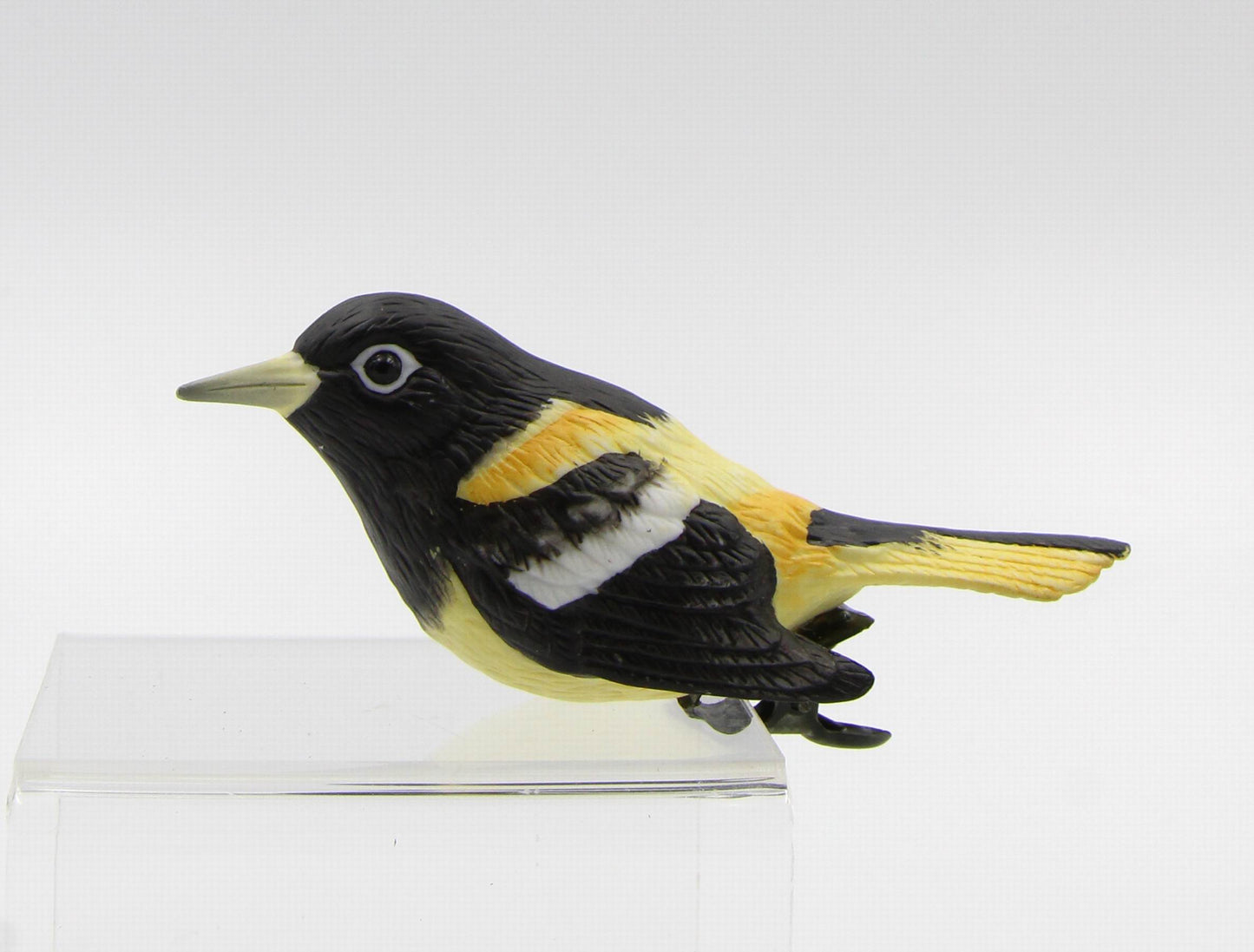 Birdhouse Decor Ceramic Northern Oriole Bird (Clip Attached), Gift for Her, Gift for Mom, Garden Décor, Birdwatcher Gift, Vintage Decor