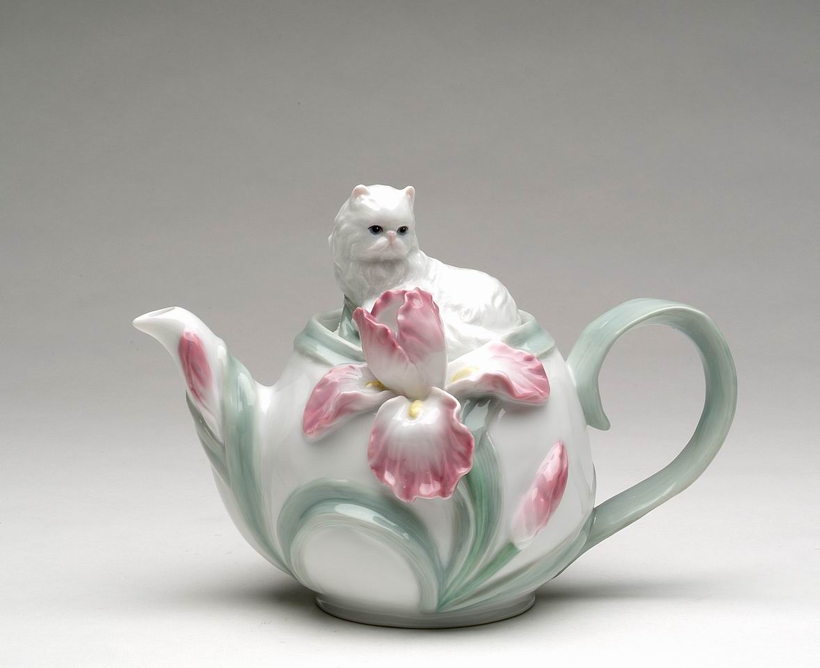 Persian Cat with Iris Flower Teapot - kevinsgiftshoppe